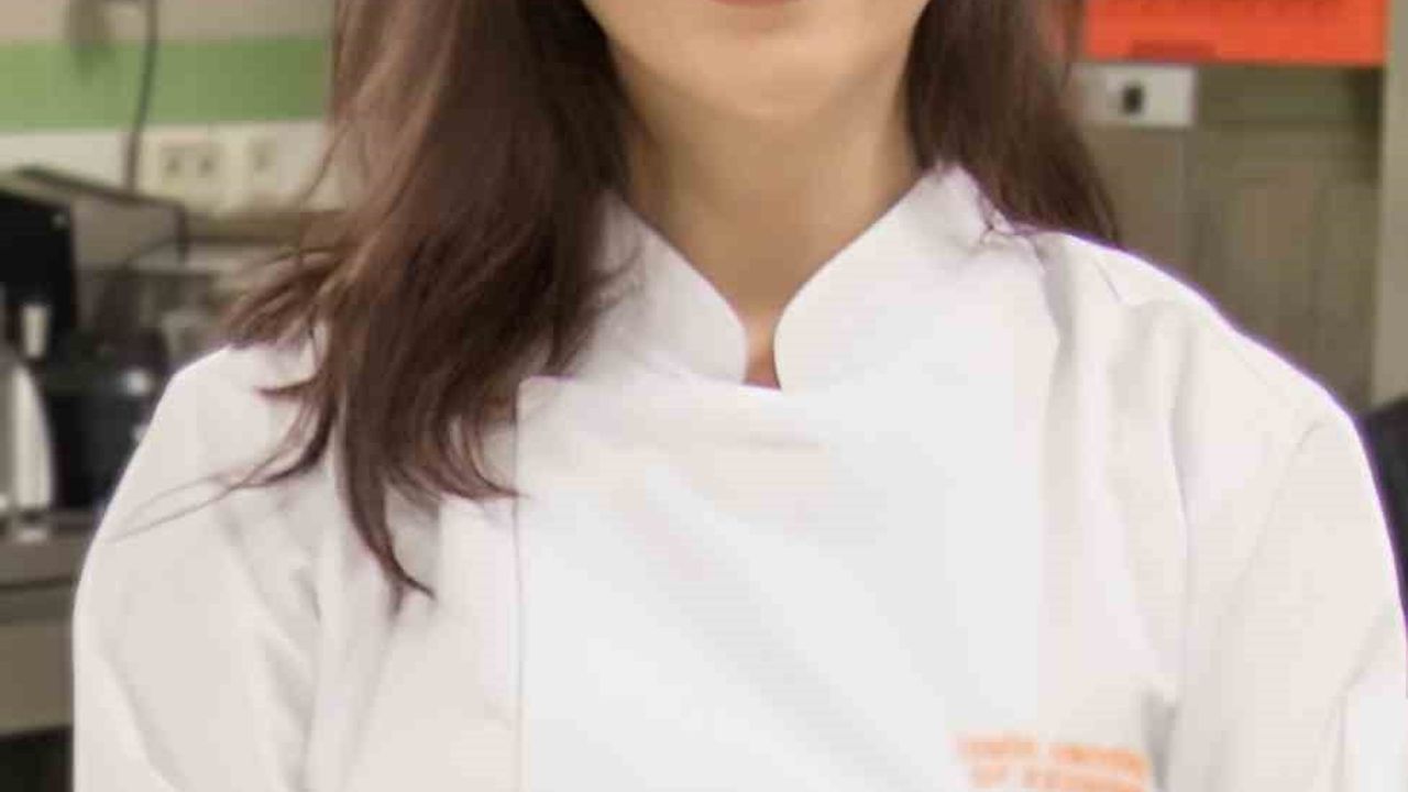 İzmir Ekonomi Üniversitesi'nde minik şefler yılbaşı kurabiyeleri hazırladı