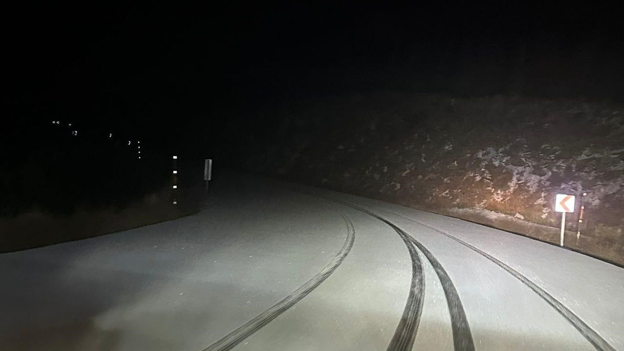 İzmir'in En Yüksek Noktası Bozdağ'a Mevsimin İlk Karı Düştü