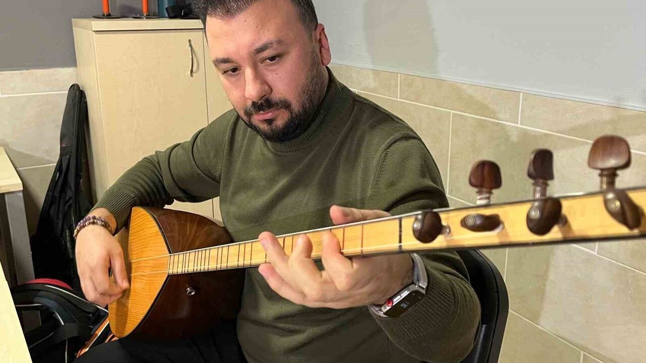 İzmirli Çiftin 'Ne Bilsin Eller' Performansı, Besteci Ankaralı Coşkun'un 300 Bin TL Talebiyle Davalık Oldu