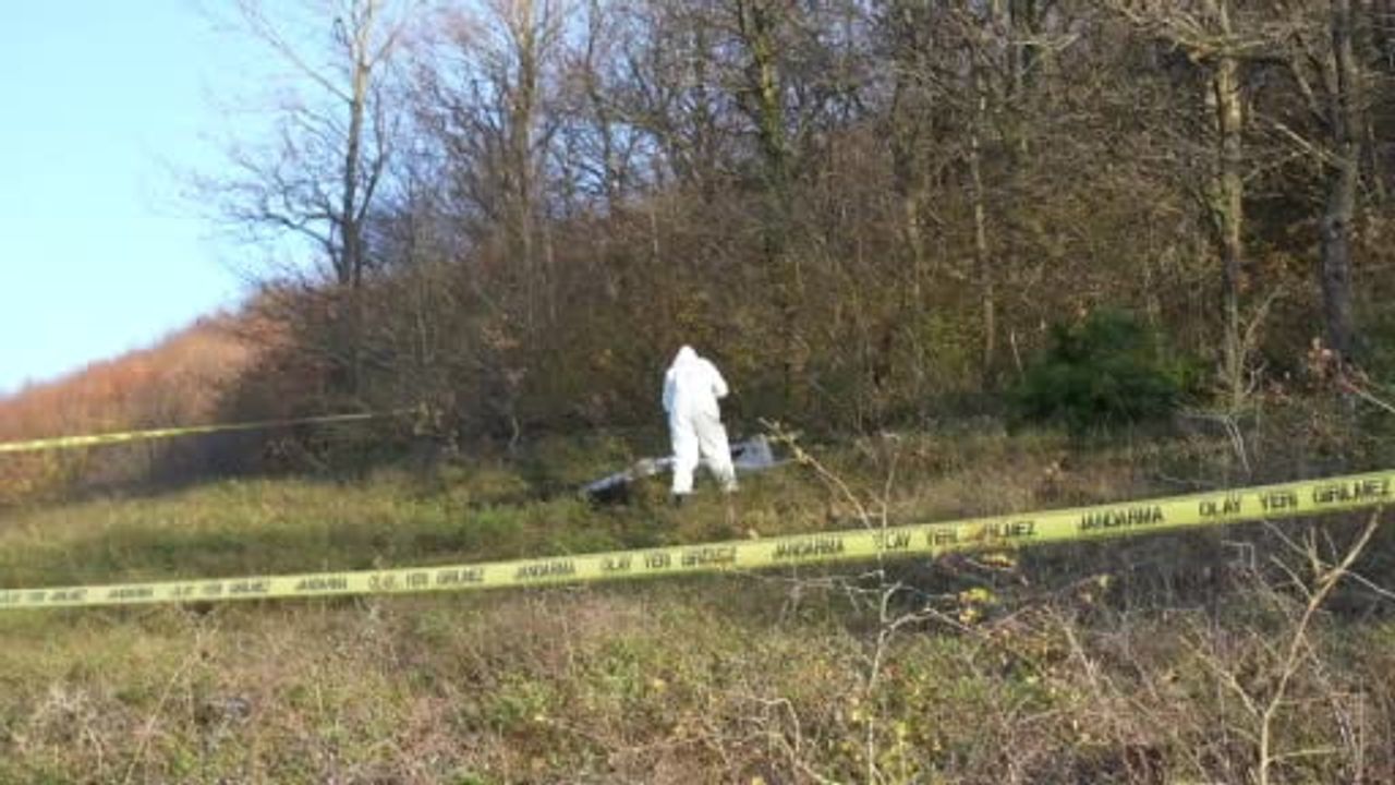 İzmit'te kırsala düşen İHA jandarma ve inceleme ekipleri tarafından inceleniyor