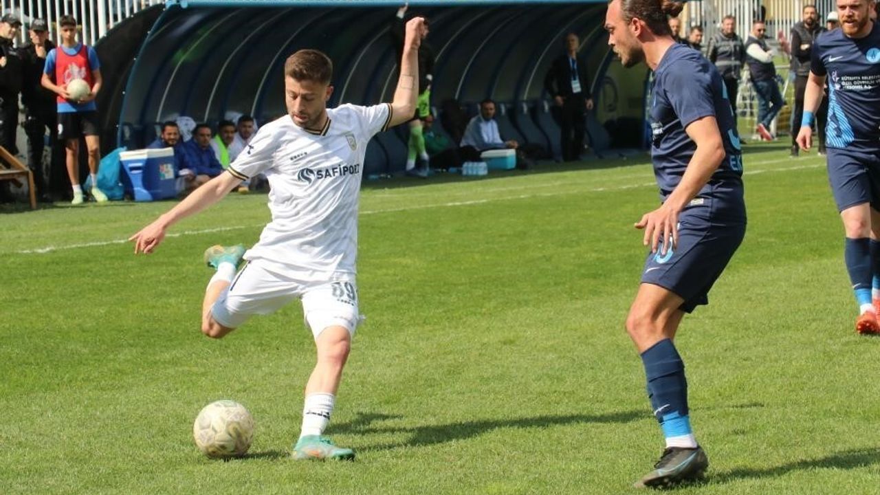 İzmit'te silahlı kavgada ağır yaralanan futbolcu Uğurcan Bekçi entübe edildi