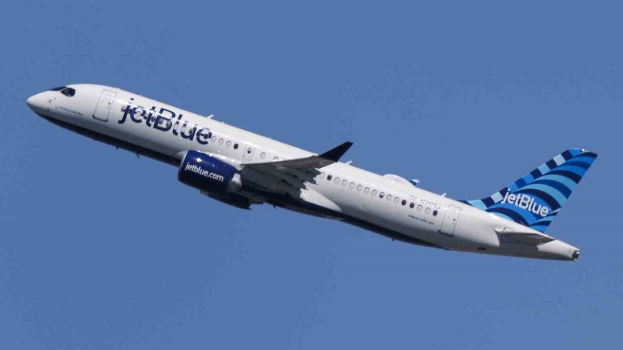 JetBlue 1112 Sefer Sayılı Uçağı Venezuela Açıklarında ABD Hava Kuvvetleri Uçağıyla Yakın Çarpışma Tehlikesi Yaşadı