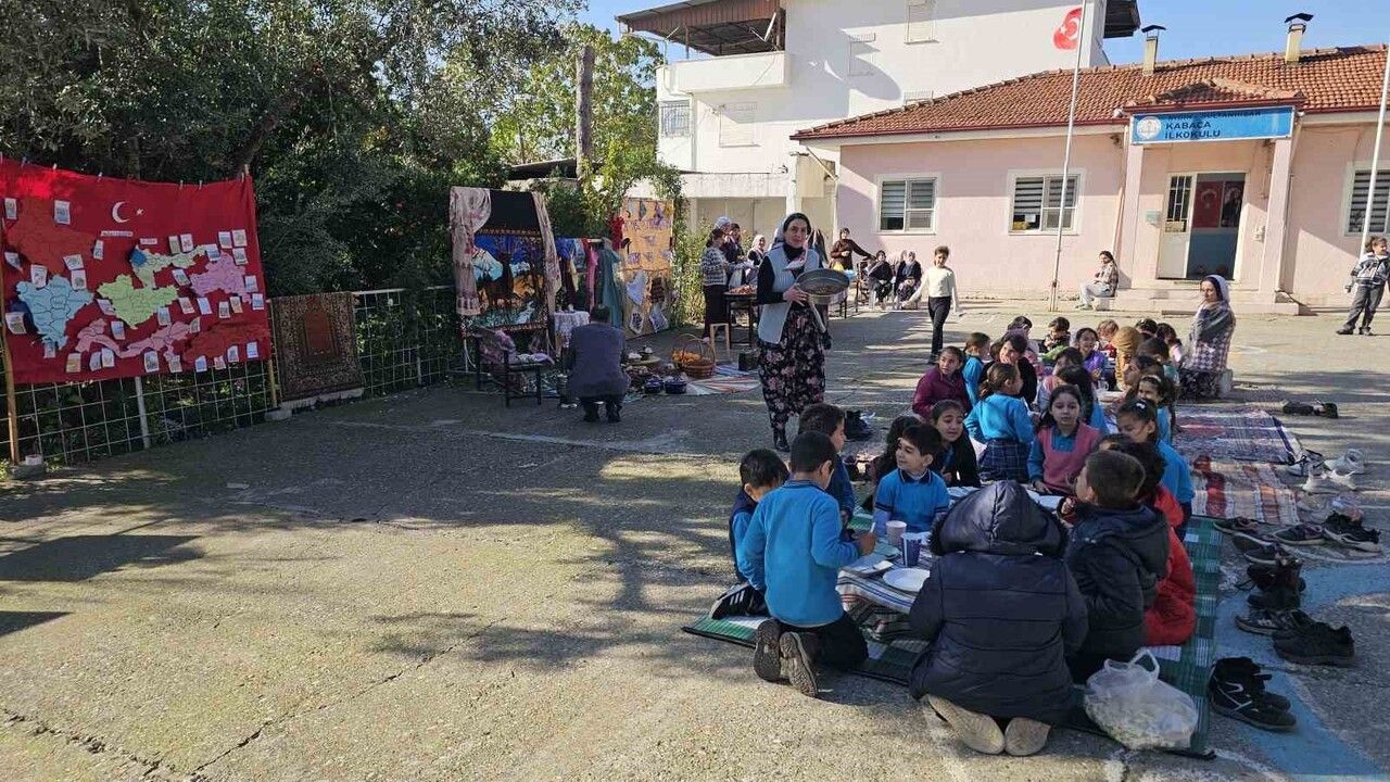 Kabaca İlkokulu 'Köklerden Geleceğe' ile Yerli Malı Haftasını Kutladı