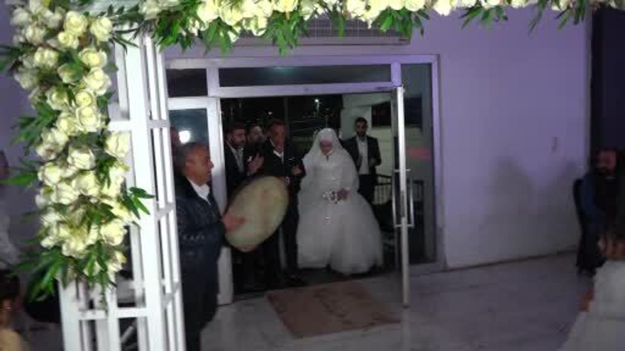 Kaçarak evlendiler; 14 yıl sonra Tatvan'da rüya gibi düğünle hayallerini tamamladılar