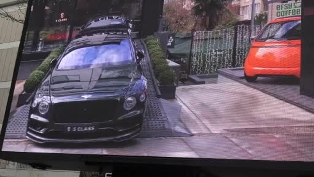 Kadıköy'de S CLASS galerisi boşaltıldı: 11 milyar TL’lik vurgun iddiası üzerine soruşturma