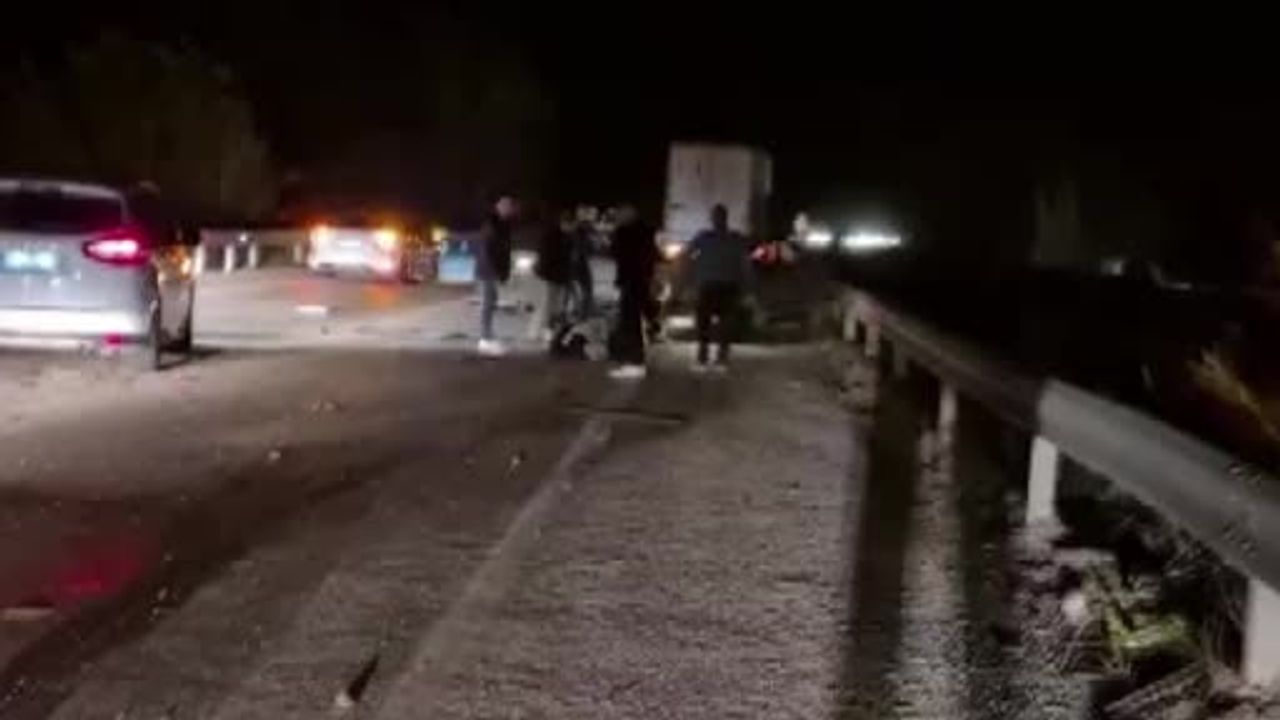 Kadirli'de iki otomobil çarpıştı: 1 kişi öldü, 2 yaralandı