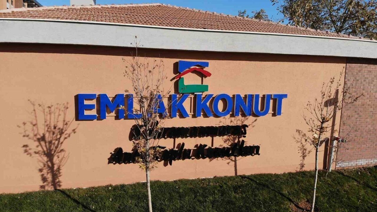 Kahramanmaraş'ta Ebrar Sitesi yenilendi: Yeni isim 'Anka Toplu Konutları'