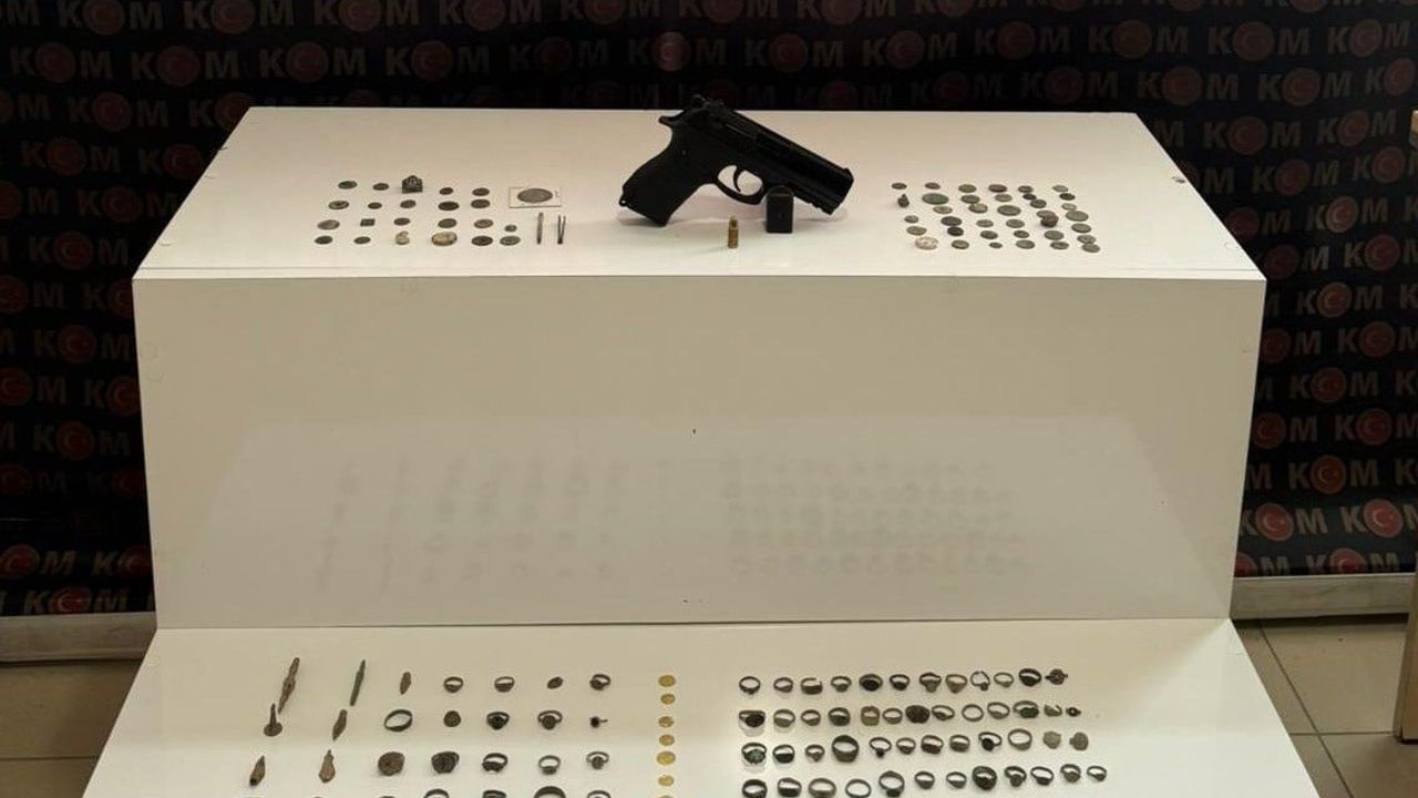 Kahramanmaraş’ta iki operasyonda uyuşturucu, tarihi eser ve silah ele geçirildi; 1 kişi tutuklandı