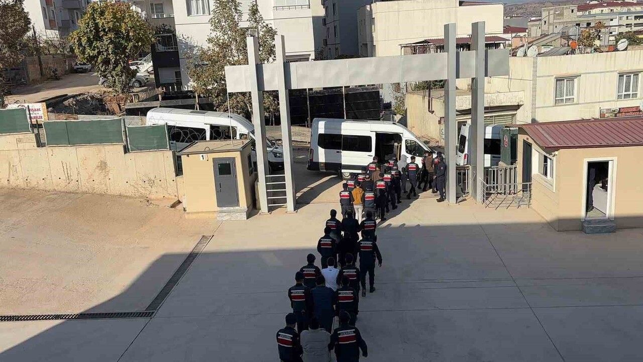 Kahramanmaraş ve Gaziantep’te tefecilik operasyonu: 17 kişi tutuklandı