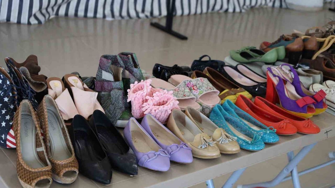 Kale Belediyesi Sosyal Market ile İhtiyaç Sahiplerine Giyim ve Erzak Desteği Sağlıyor