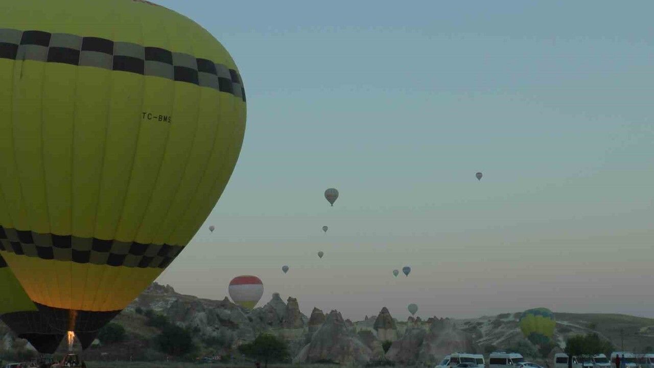 Kapadokya'da balon uçuşları 4 gündür hava koşulları nedeniyle durduruldu
