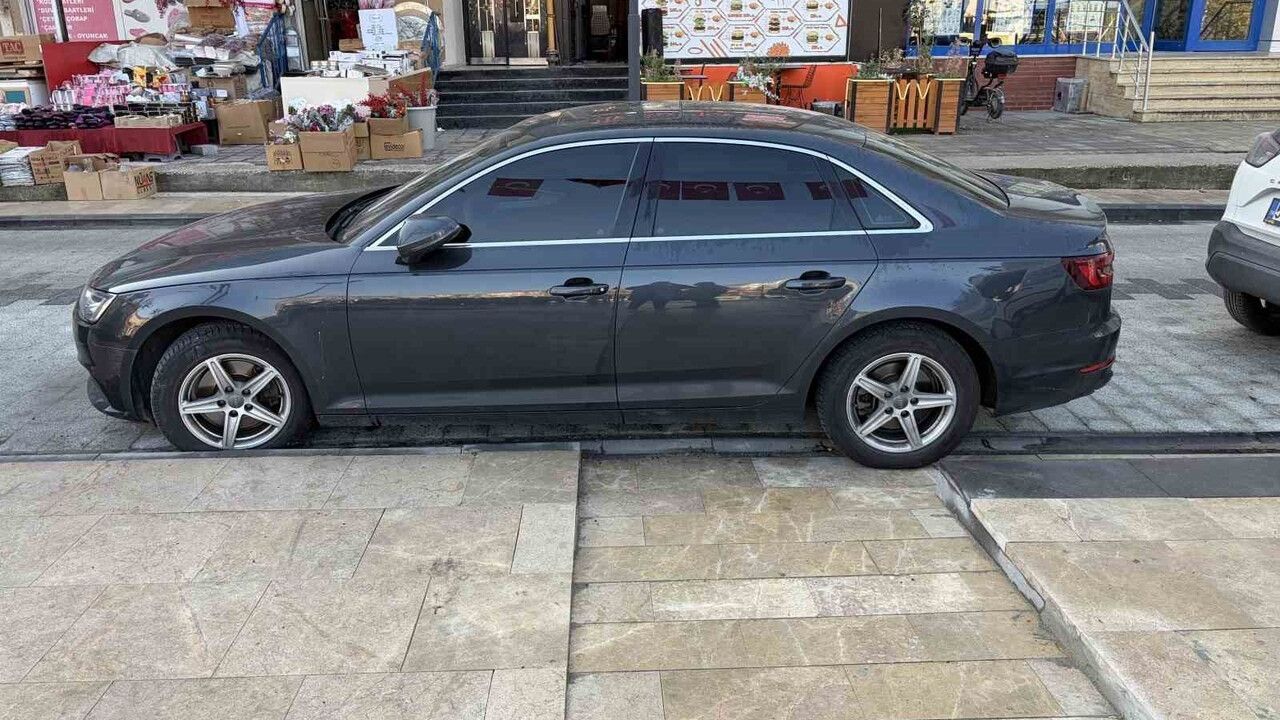 Kapaklı'da engelli rampasına park eden başkan yardımcısına 993 lira ceza