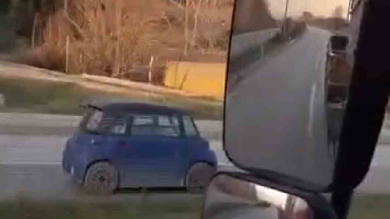 Karabük-Kastamonu yolunda ters yönde ilerleyen elektrikli araç cep kamerasında