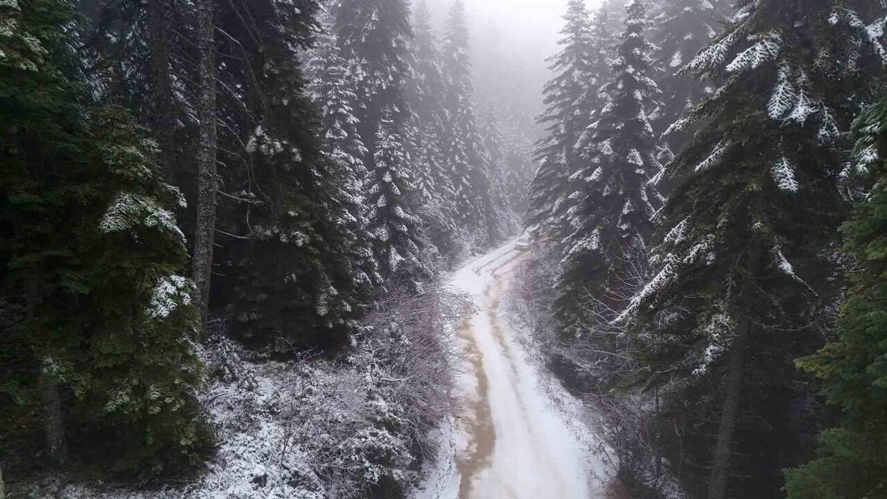 Karabük’ün yüksek kesimleri karla kaplandı: Sarıçiçek ve Ömür Ahmet Kıran kartpostallık görüntüler sundu