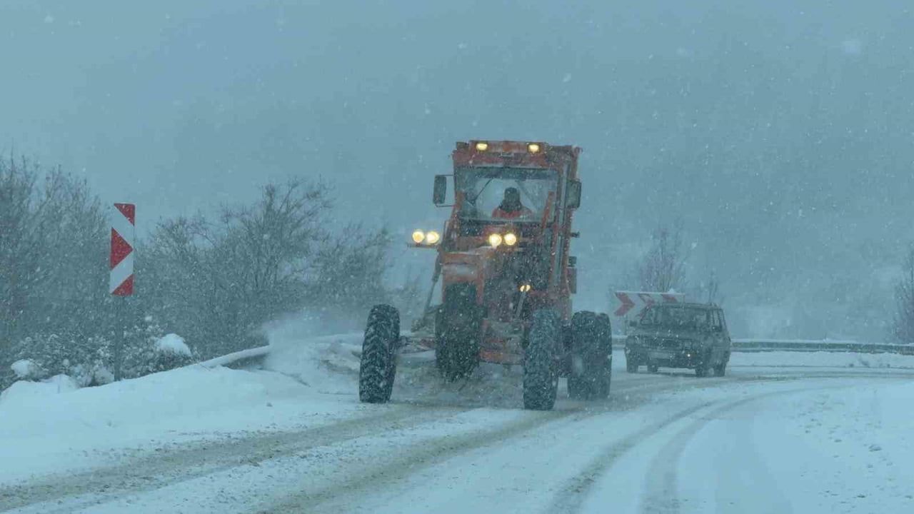 Karabük Valiliği uyardı: Pazar öğleden itibaren 20 cm üzeri kar bekleniyor