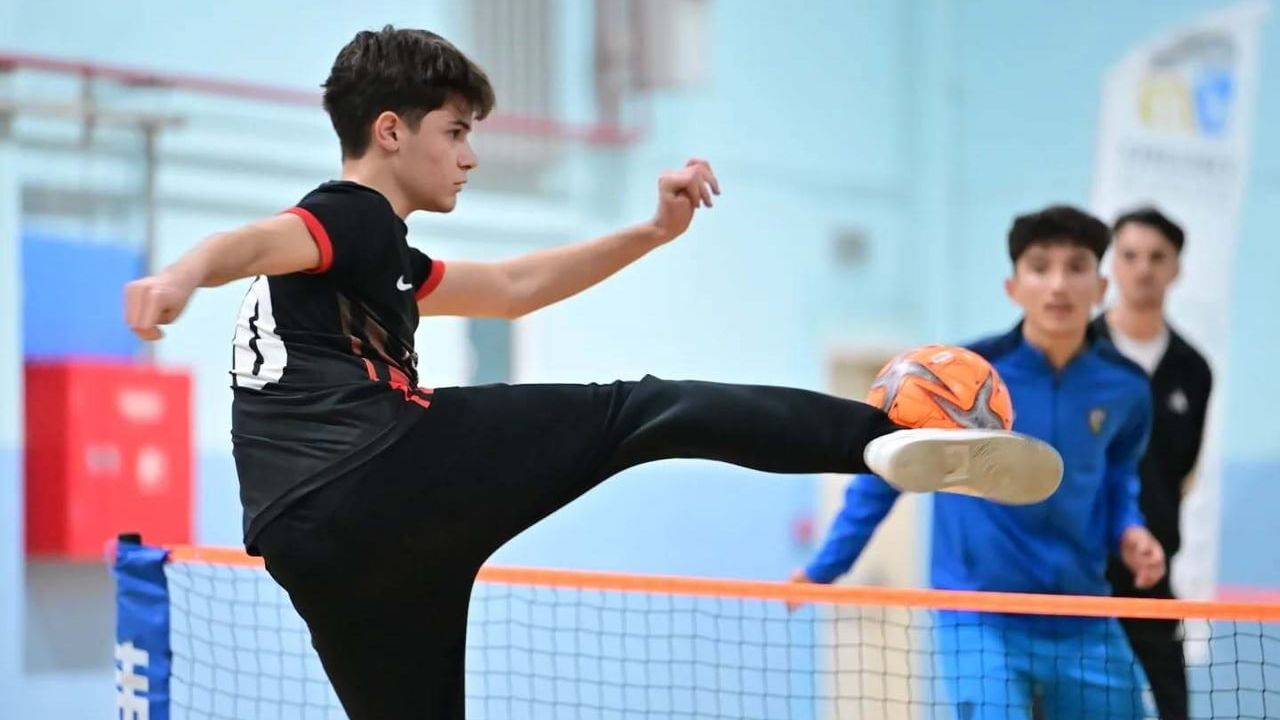 Karacabey'de Ayak Tenisi Turnuvası: Karaca finalde Fevzipaşa'yı 2-0 yenerek şampiyon oldu