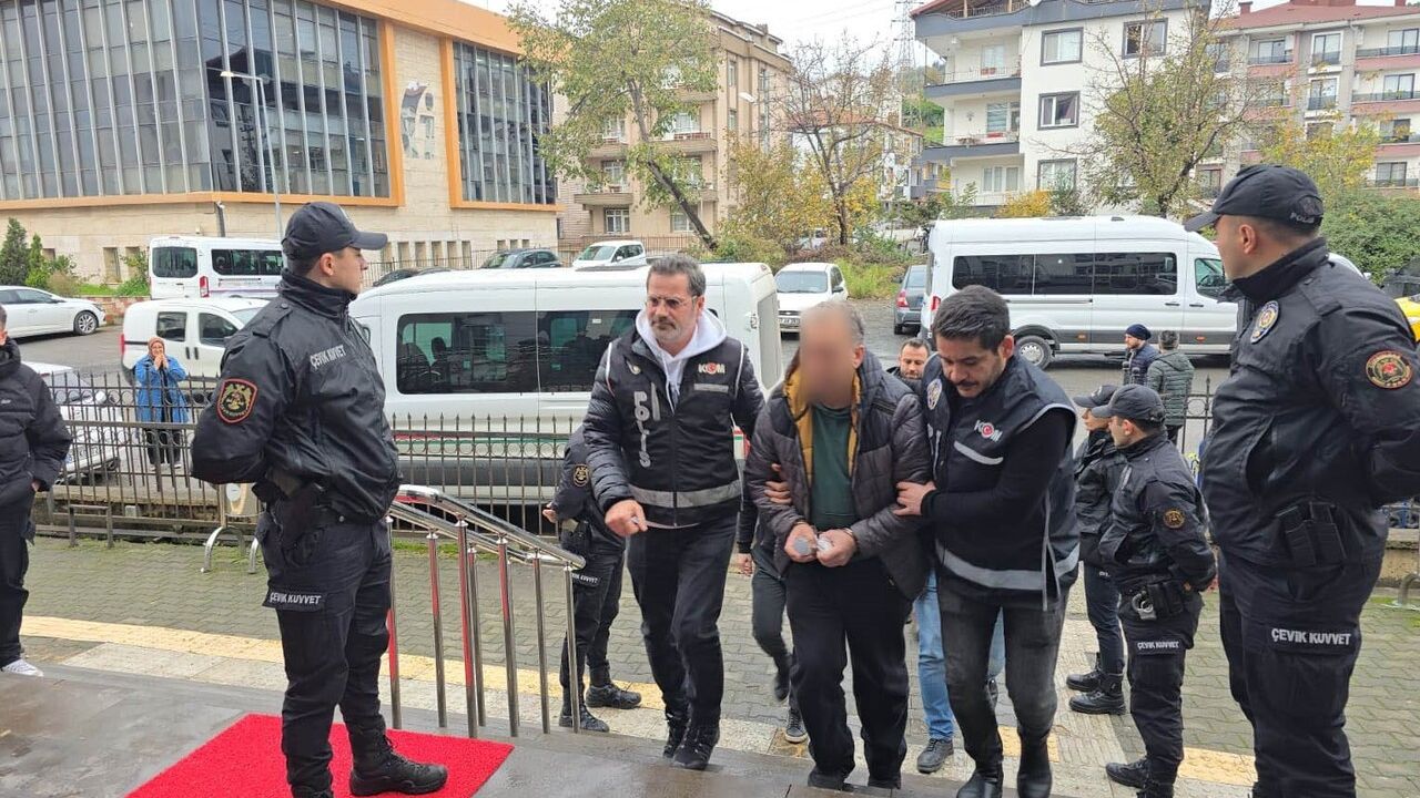 Karadeniz Ereğli'de kaçak silah operasyonu: 3 şüpheli adliyeye sevk edildi