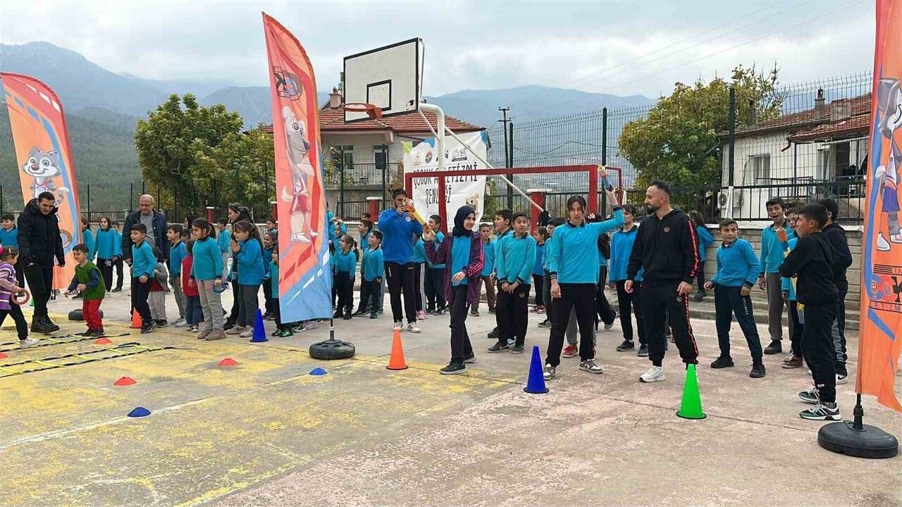 Karaman’da 57 bin öğrenci 'Eğlenceli Çocuk Atletizm Oyunları Şenliği' ile atletizmle tanıştı