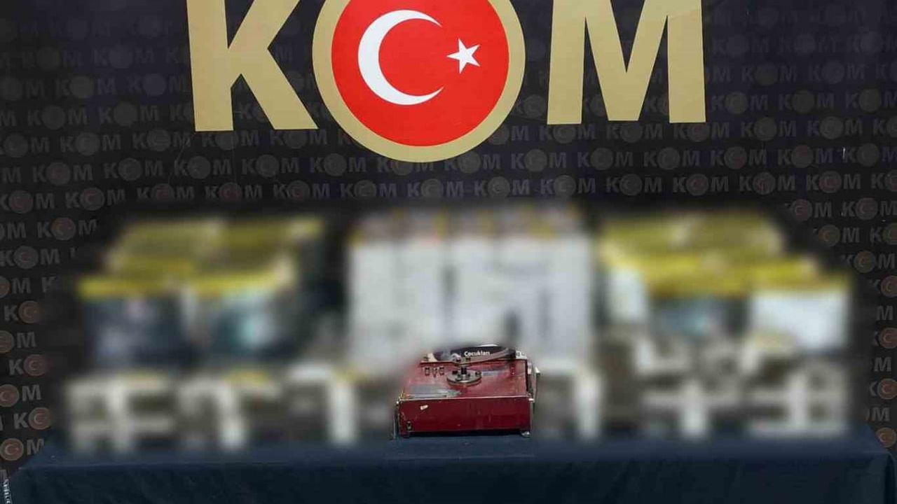 Karaman'da polis uygulaması: Ruhsatsız tüfekler, kaçak tütün ve 5 tutuklama