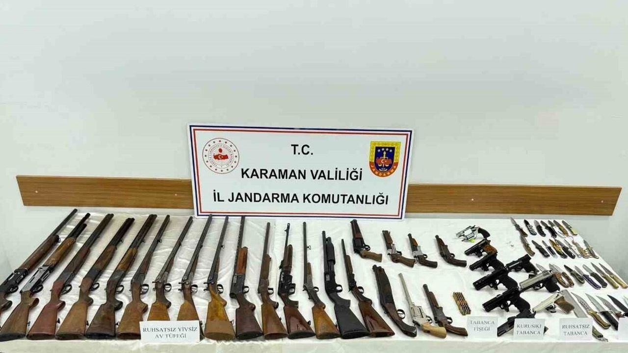 Karaman Ermenek’te jandarma operasyonu: Çok sayıda ruhsatsız silah ve bıçak ele geçirildi, 1 gözaltı