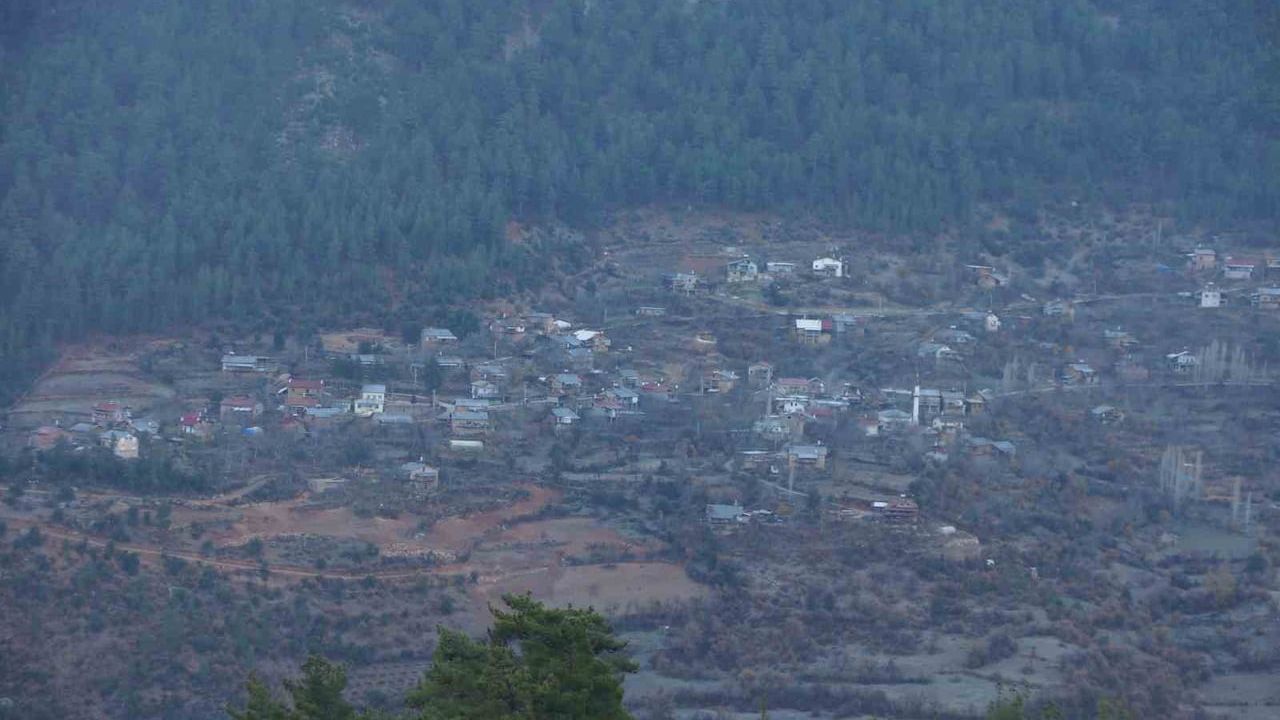 Karaman'ın Daran Köyünde güneş öğlen 12.30'da doğup 15.30'da batıyor