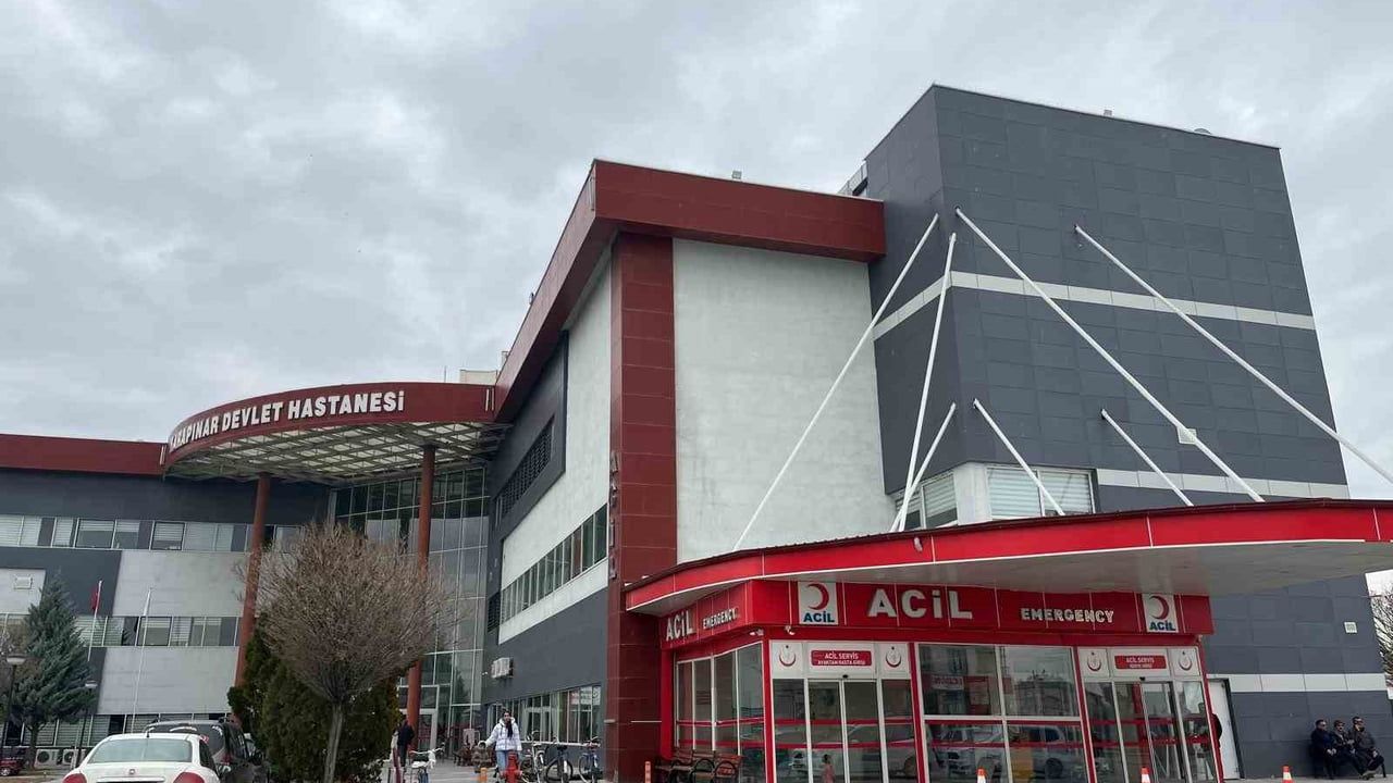 Karapınar'da buzlanan yolda motosiklet kazası: 1 yaralı, hayati tehlikesi yok