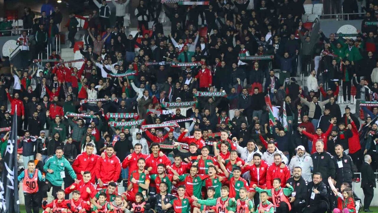 Karşıyaka, TFF 3. Lig'de Yenilgisiz İki Takımdan Biri Olarak Öne Çıkıyor