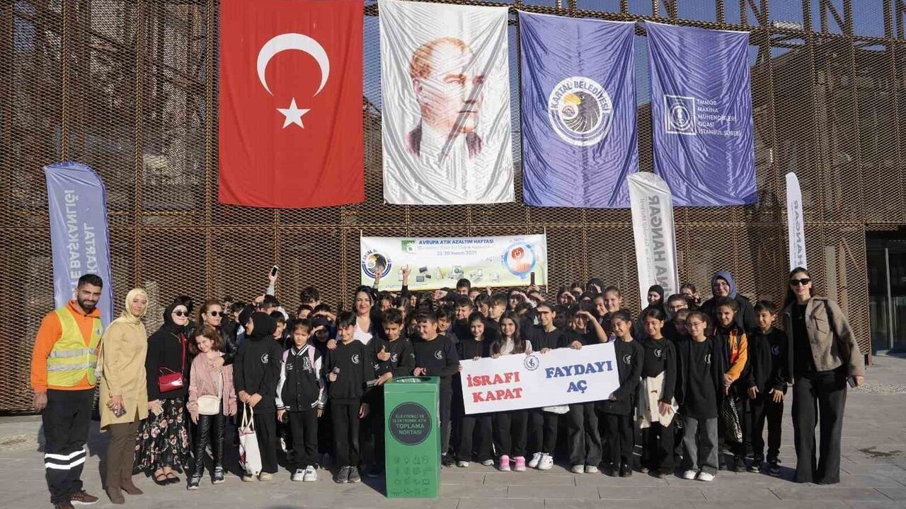Kartal Belediyesi'nden 'Pırıl Pırıl Kartal' Hamlesi: Site Yöneticilerine Sıfır Atık Eğitimi, Okullara Atık Pil Ödülleri