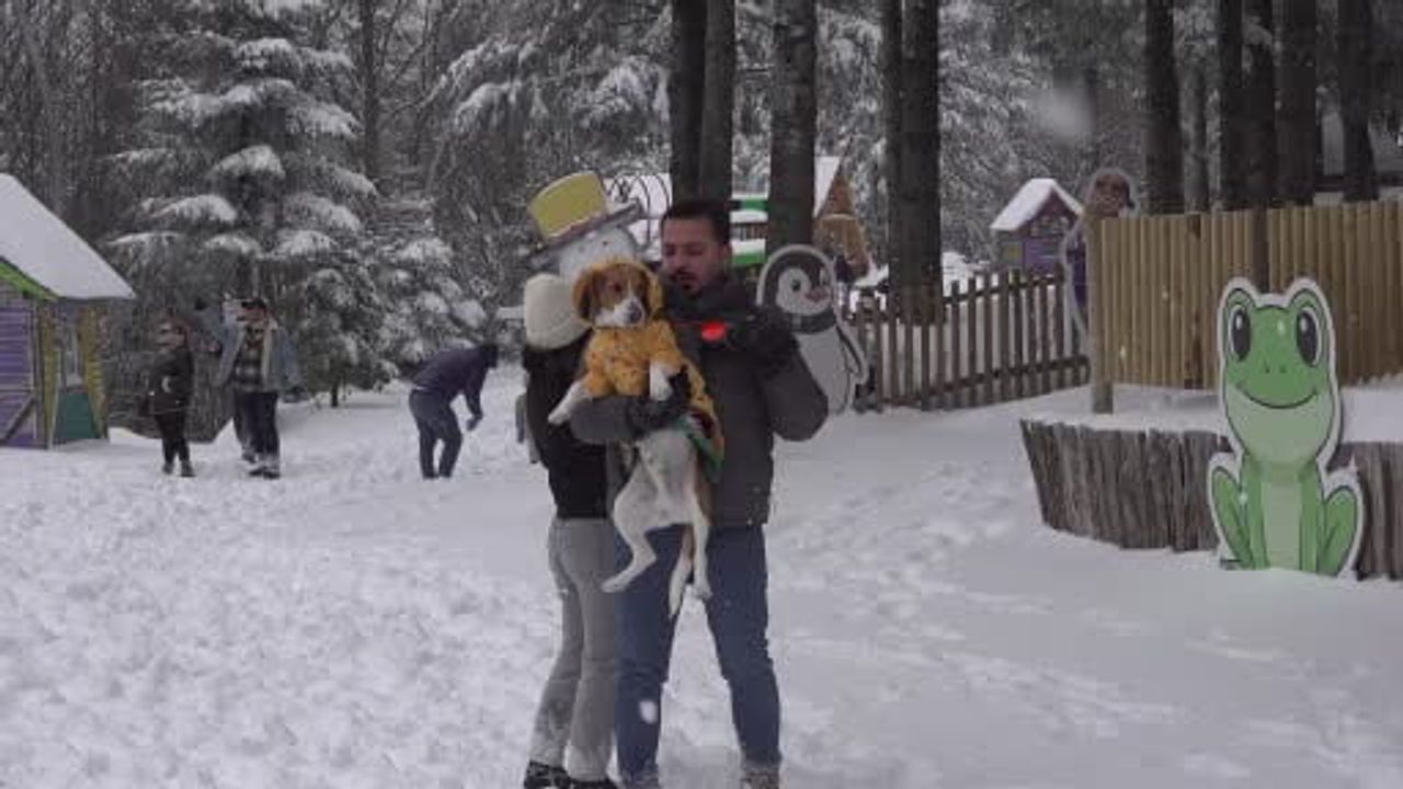 Kartepe'de kar sevinci: Zirvede 60 santimetreye ulaşan kar turizmi canlandı