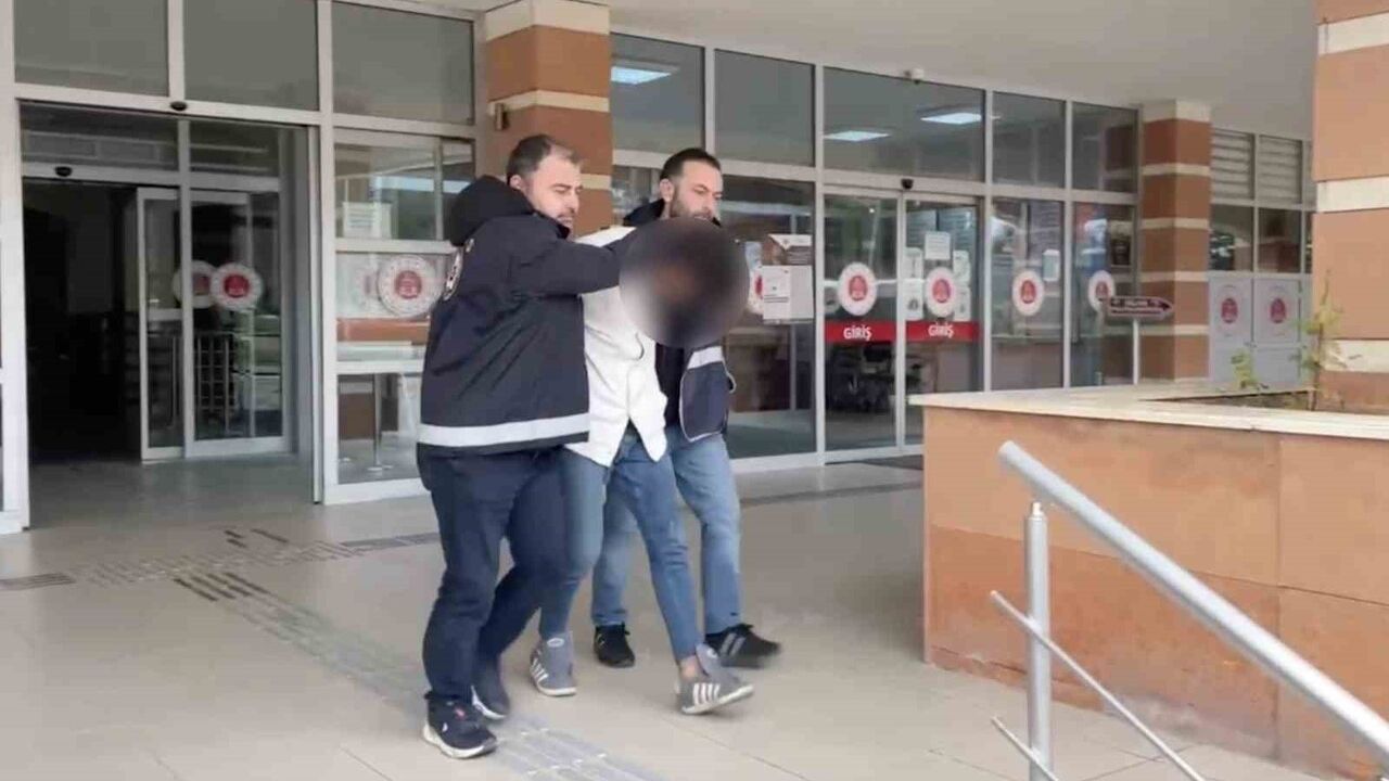 Kastamonu'da çalıntı araçla yakalanan şüphelilerden biri tutuklandı