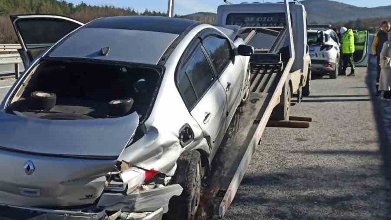 Kastamonu'da gizli buzlanma iki ayrı kazaya yol açtı: 3 yaralı