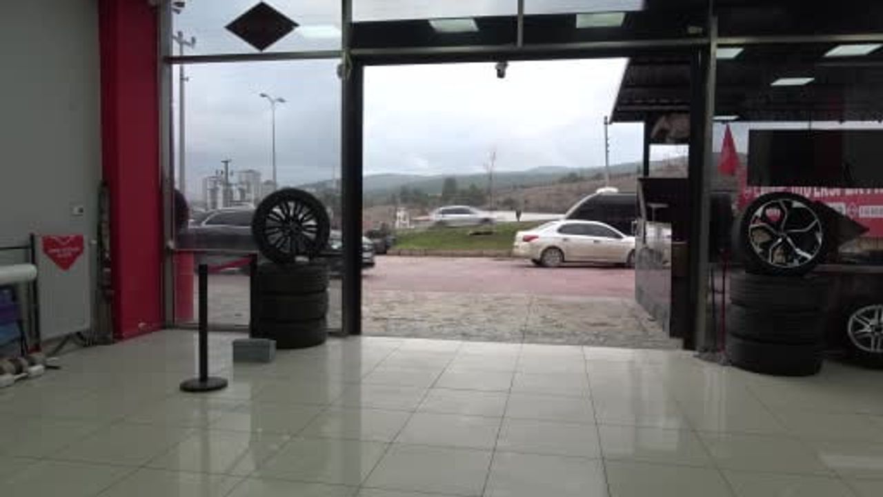 Kastamonu'da 'sazan sarmalı' dolandırıcılığını eksper son anda engelledi