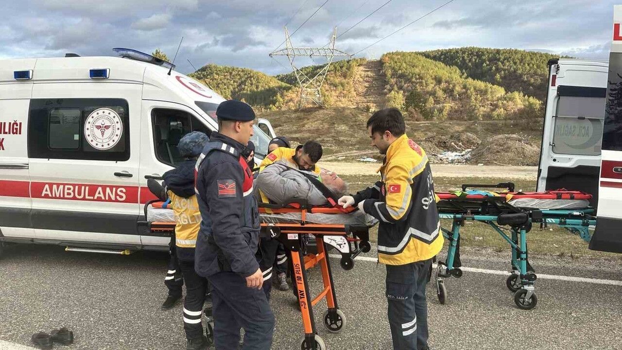 Kastamonu'da trafik kazası: 1 kişi yaşamını yitirdi, kamyonet sürücüsü tutuklandı