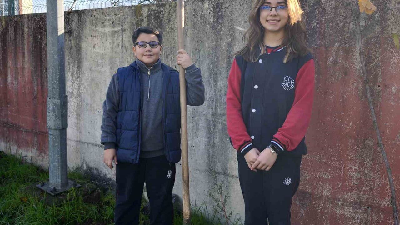Kayapa Şehit Jandarma Eyüp Gürsoy Okulu'nda öğrenciler Yeşil Vatan için fidan dikti