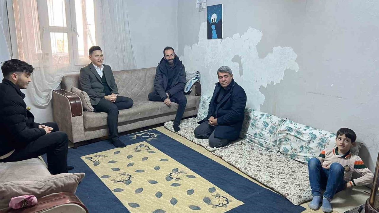 Kaymakam Adem Karataş, Çermik merkez ve köylerinde vatandaşların sorunlarını dinledi