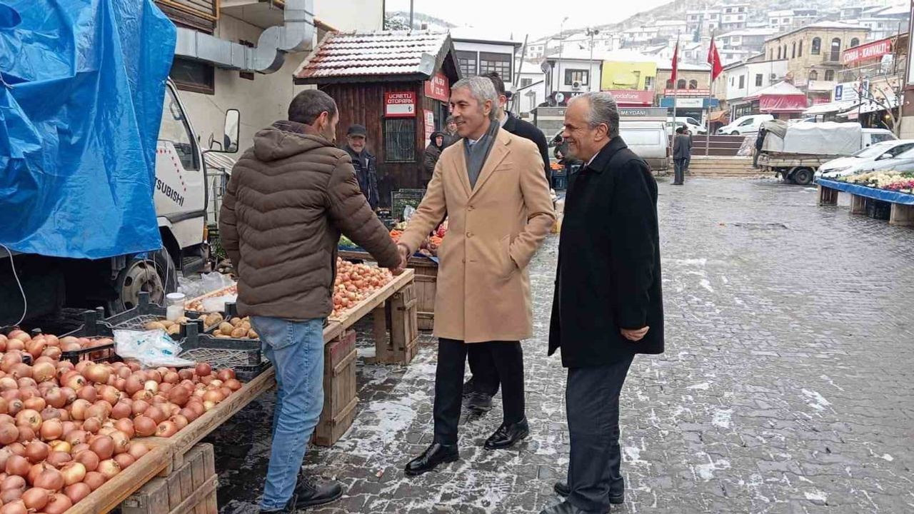 Kaymakam Ünal Coşkun Beypazarı Çarşamba Pazarı’nı ziyaret etti