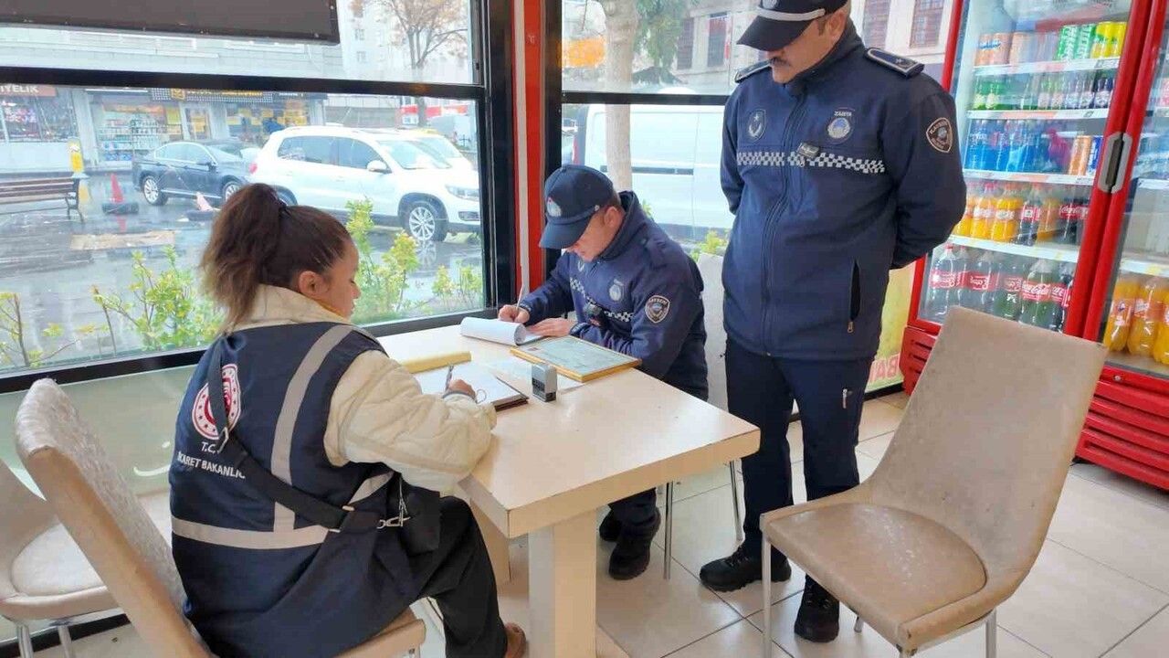 Kayseri Büyükşehir Zabıtası, ticarethanelerde fiyat etiketi ve dara denetimlerini sürdürüyor