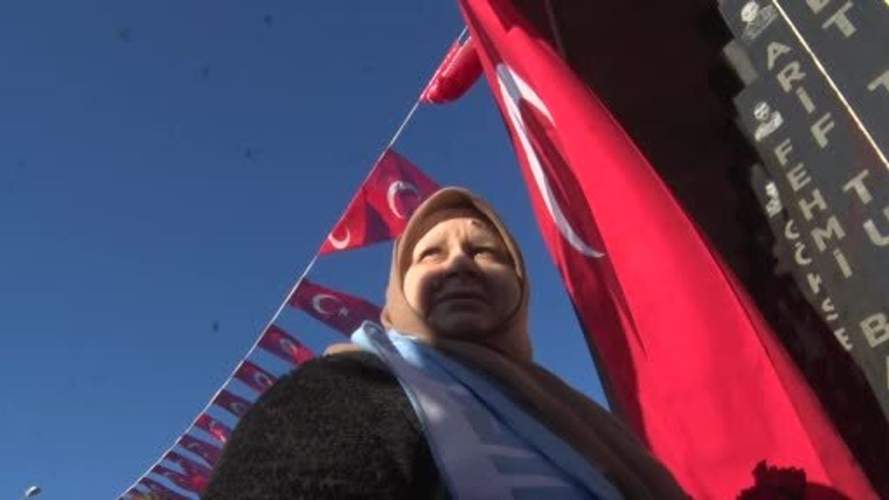 Kayseri'de 17 Aralık 2016 saldırısının 9. yıldönümünde şehitler anıldı