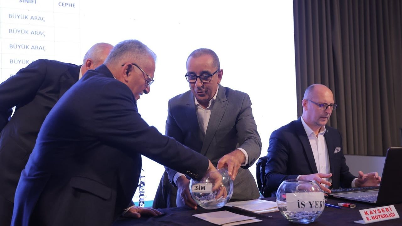 Kayseri'de 2. Etap Yeşilyurt Oto Sanayi Sitesi iş yerleri kura ile hak sahiplerine teslim edildi