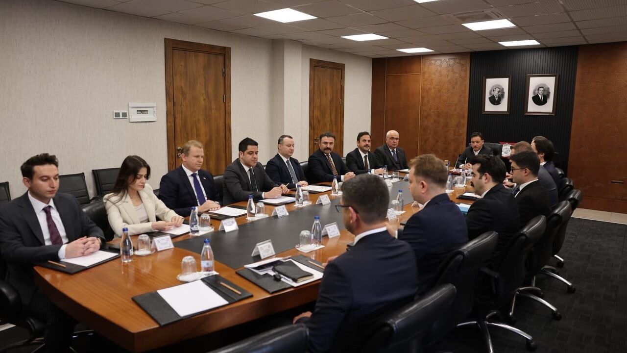 Kayseri'de Genel Değerlendirme Toplantısı: Vali Gökmen Çiçek 16 Kaymakamla Bir Araya Geldi