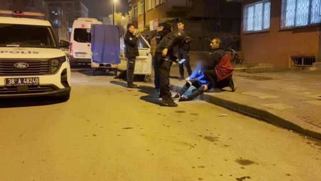 Kayseri'de köpek tartışması bıçaklı kavgaya dönüştü: 1 kişi yaralandı