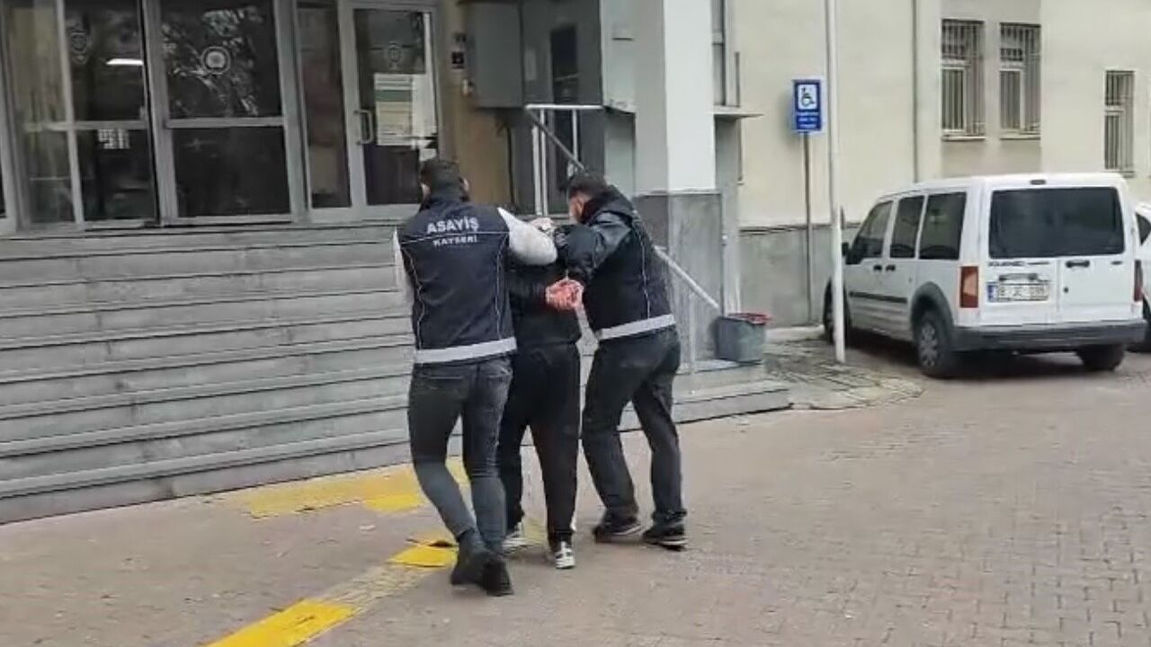 Kayseri’de 'silahla yağma' suçundan 22 yıl 8 ay hapis cezası bulunan hükümlü yakalandı