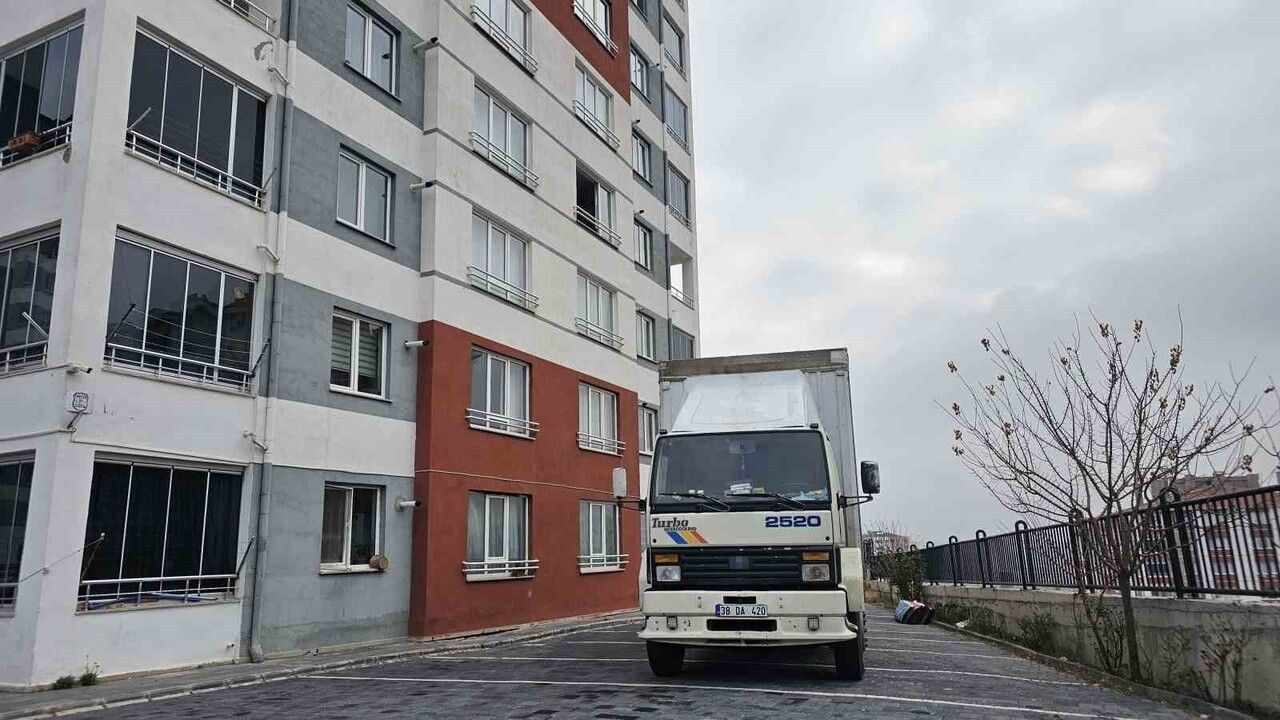 Kayseri'de taşınma sırasında nakliyeci bıçaklandı: Şüpheli gözaltında