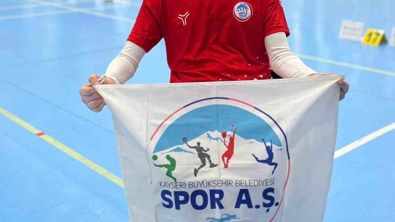 Kayseri'den Paralimpik Okçuluk Milli Takımı'na İki Sporcu Seçildi