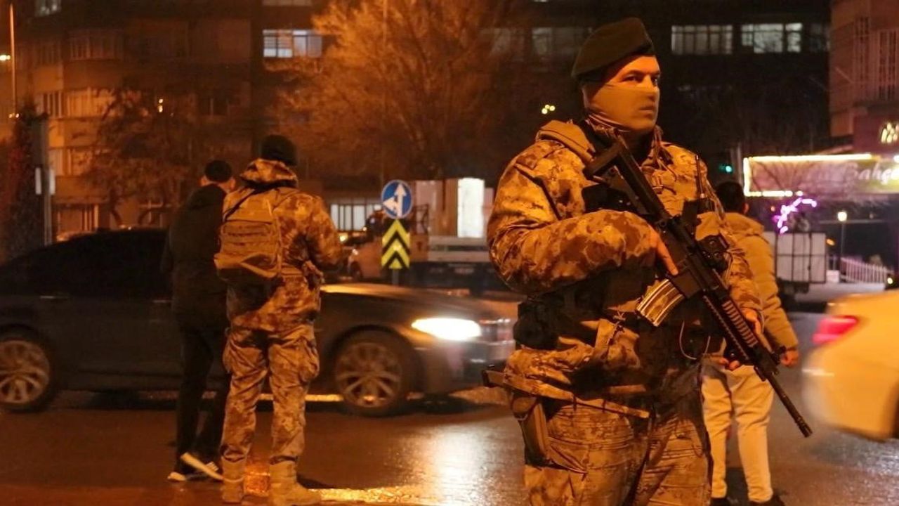 Kayseri Emniyeti yılbaşı öncesi eş zamanlı denetimlerde 1.016 kişiyi sorguladı