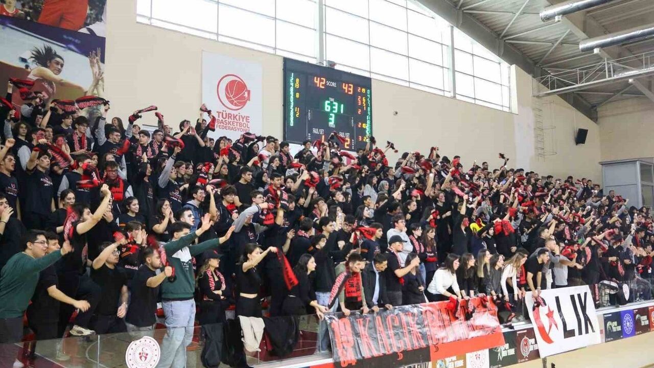 Kayseri Genç A Erkekler Basketbol İl Birinciliği: Nuh Mehmet Küçükçalık Anadolu Lisesi Şampiyon