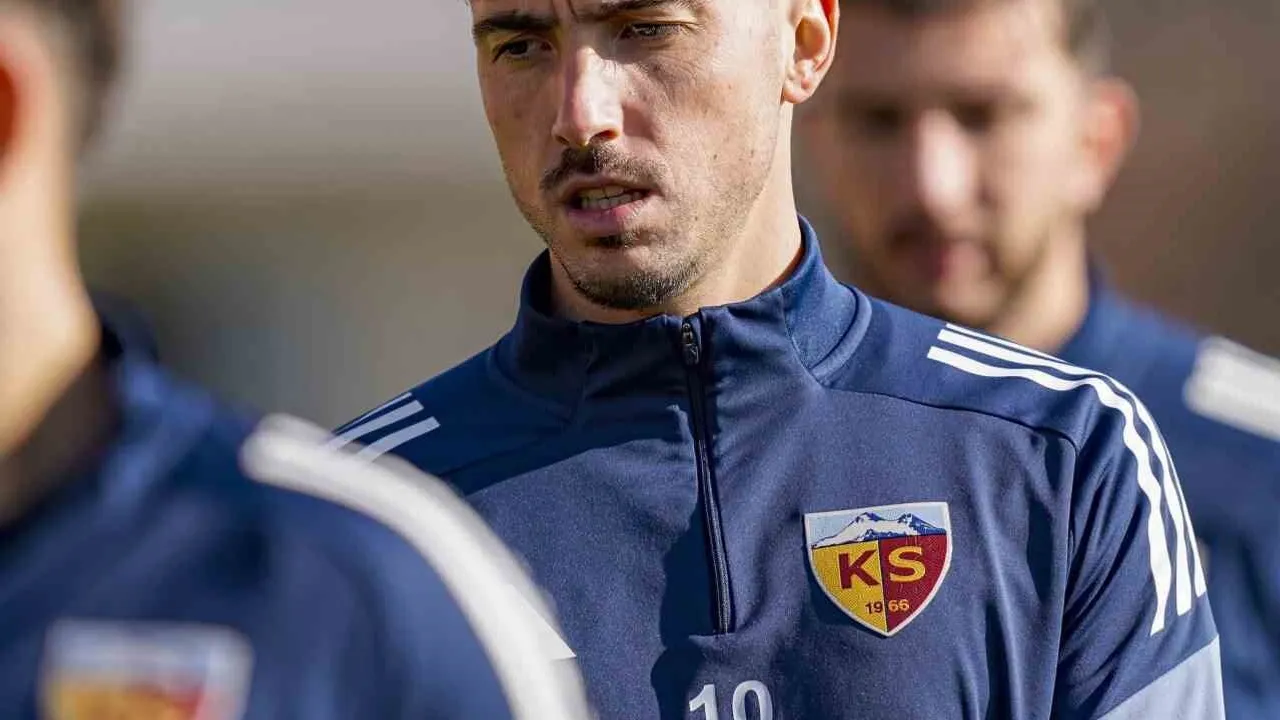 Kayserisporlu Joao Mendes, Eyüpspor maçında ikinci sarıdan kırmızı kart gördü