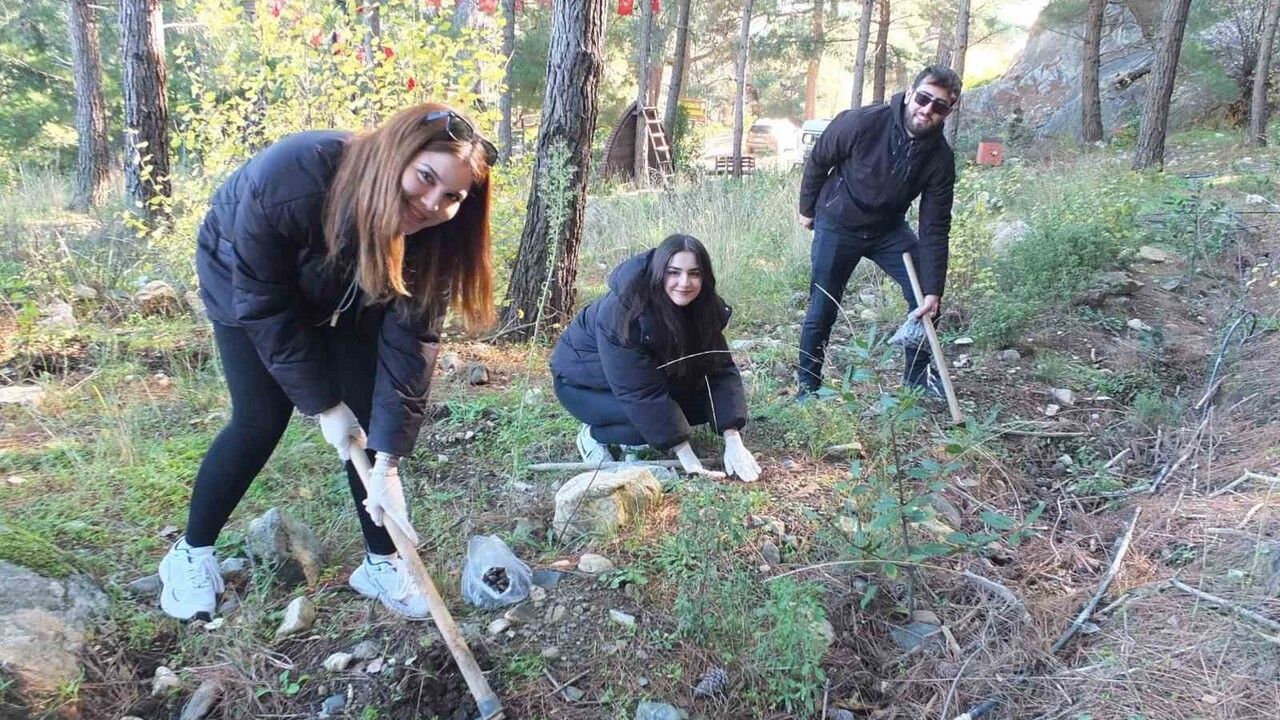 Kazdağları Bal Ormanı projesine üniversiteli destek: 40 bin fidanla ilerleniyor