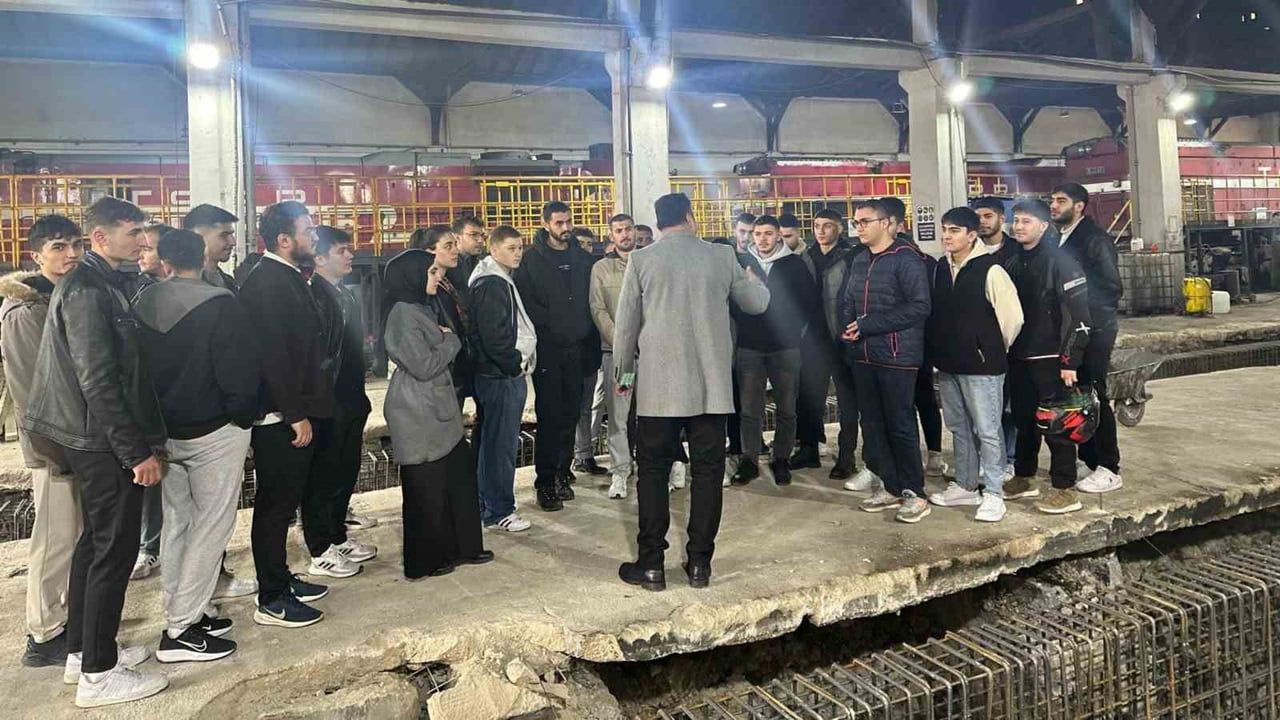 KBÜ Raylı Sistemler Öğrencileri TCDD Karabük Bakım Müdürlüğü'nde Saha Çalışması Yaptı
