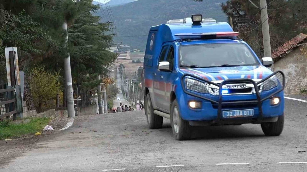 Keçiborlu Aydoğmuş’ta Başsız Ceset Bulundu: 4 Şüpheli Gözaltında, Baş İçin Arama Sürüyor